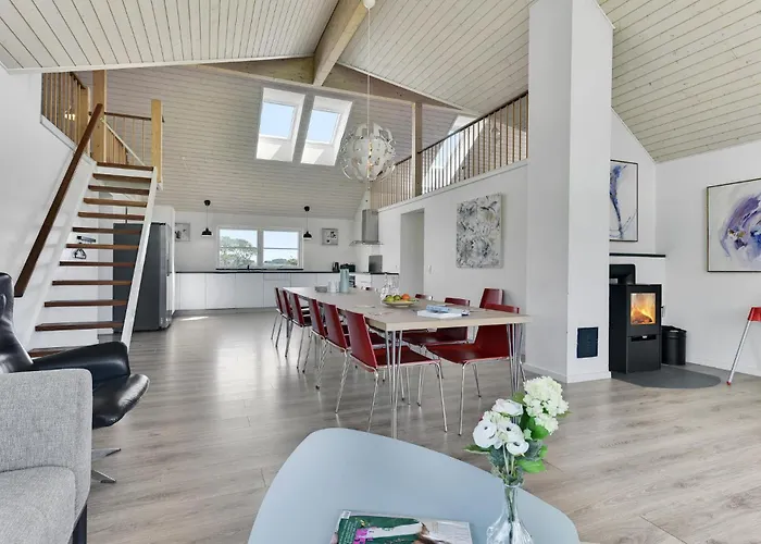 Dom wakacyjny Four-bedroom In